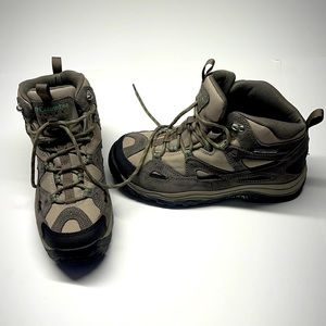 Columbia Women’s Hiking Boots Size 9.